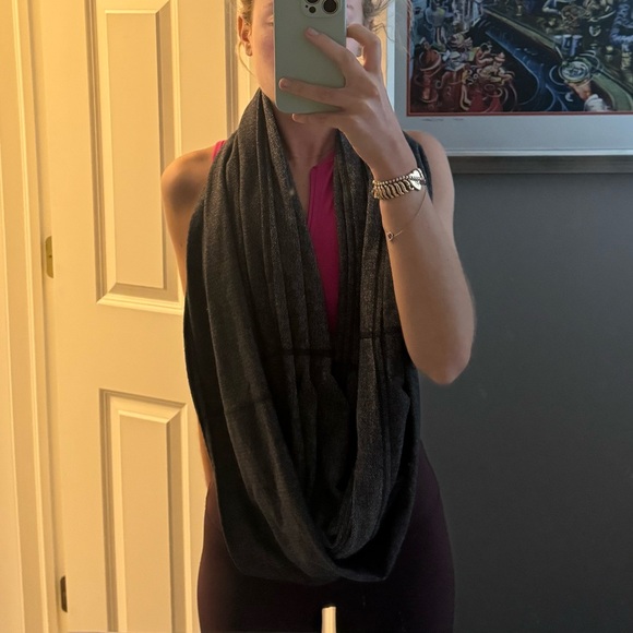 LULULEMON grey infinity scarf!! - Picture 2 of 3